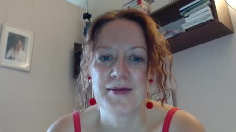 Snapshot of 12ennie chatting on October 11, 9:58 am 12ennie online show from October 11, 9:58 am