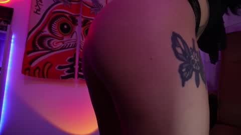 1hannamontana online show from February 25, 12:09 am