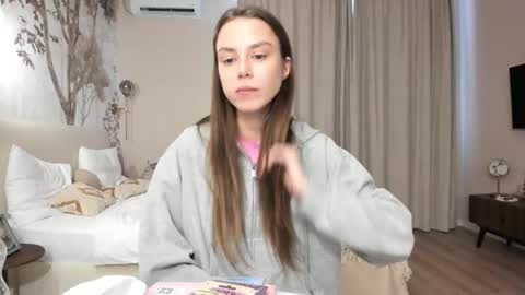 Lily 3 online show from October 4, 11:38 am