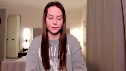 Lily 3 online show from February 23, 7:24 pm