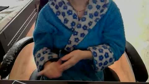 1your_hot_girls online show from March 31, 12:27 pm