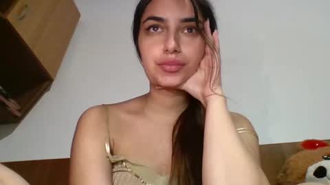 20 ivyy online show from August 3, 9:09 pm