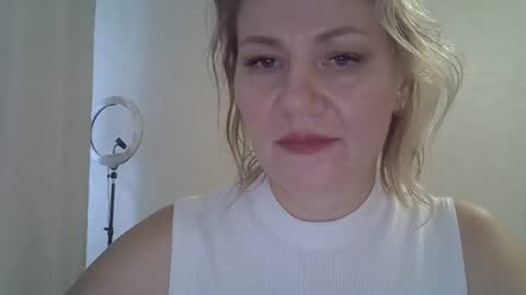 3susie online show from September 17, 8:01 am