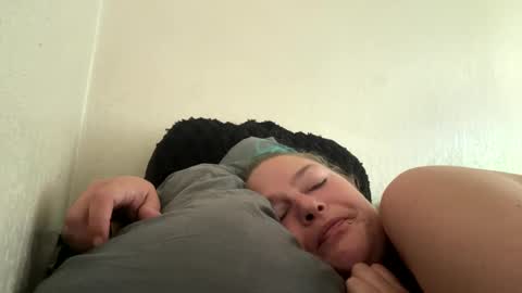 69buckets69 online show from September 15, 11:45 pm