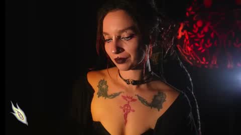 Snapshot of _alicemorrison_ chatting on September 20, 7:01 pm Alice Morrison Mistress Datura online show from September 20, 7:01 pm