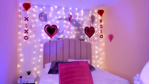 Allondra  online show from February 7, 1:25 am