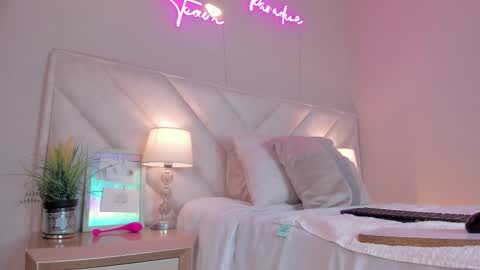 ngela  online show from February 7, 11:25 am