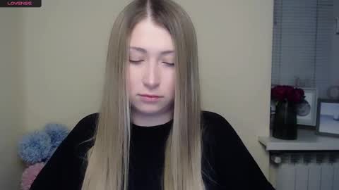 Angela online show from March 3, 2:42 pm