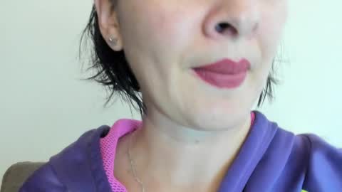 Snapshot of _antomouth_paradise chatting on February 6, 9:49 pm antonia online show from February 6, 9:49 pm