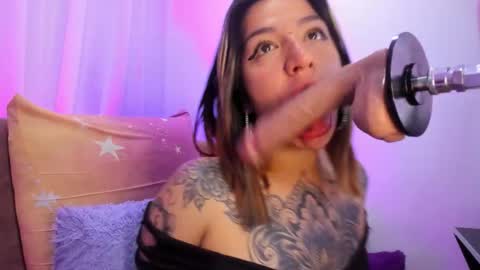 _antonella_dreams online show from November 18, 8:37 am