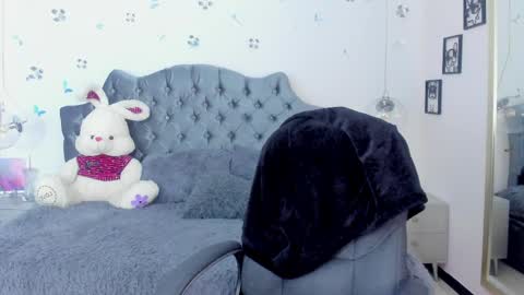 antonnela online show from March 8, 1:55 pm