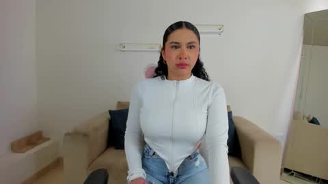    online show from November 25, 12:40 pm