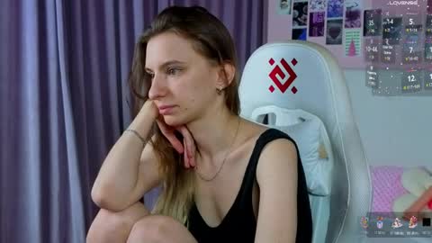 _ash_leyy_ online show from April 1, 1:39 am