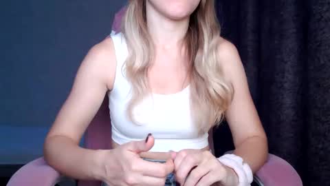Snapshot of _ashley_blond_ chatting on October 19, 9:17 pm Ashlee Bond online show from October 19, 9:17 pm