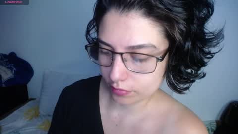 Snapshot of _atenea_golden chatting on December 21, 12:49 pm atenea online show from December 21, 12:49 pm