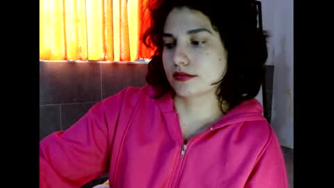 Snapshot of _atenea_golden chatting on October 2, 2:33 pm atenea online show from October 2, 2:33 pm