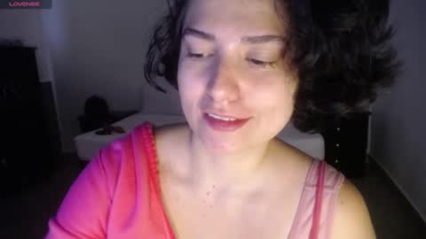 Snapshot of _atenea_golden chatting on January 28, 1:38 pm atenea online show from January 28, 1:38 pm