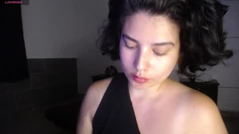Snapshot of _atenea_golden chatting on January 3, 10:51 pm atenea online show from January 3, 10:51 pm
