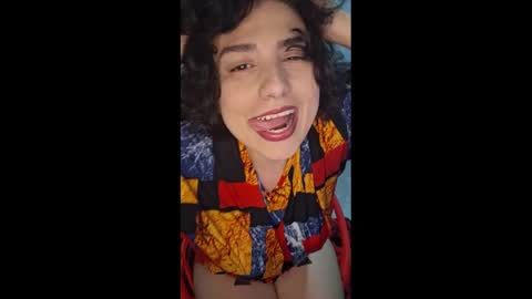 Snapshot of _atenea_golden chatting on February 17, 11:33 pm atenea online show from February 17, 11:33 pm