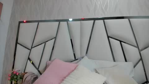 Aura online show from October 22, 3:11 am