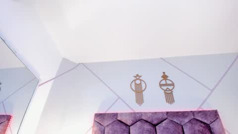 _aurora_collins_ online show from November 8, 2:00 pm