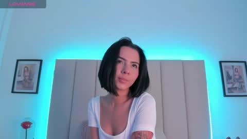 _aurora_collins_ online show from April 10, 6:25 pm