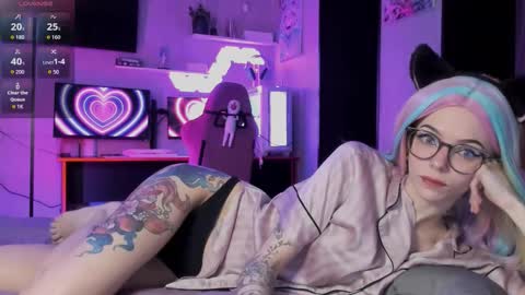 Snapshot of _black_fox__ chatting on October 23, 1:11 am Olivia Subscribe to my Fansly - online show from October 23, 1:11 am