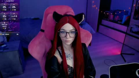 Snapshot of _black_fox__ chatting on December 8, 12:18 am Olivia Subscribe to my Fansly - online show from December 8, 12:18 am