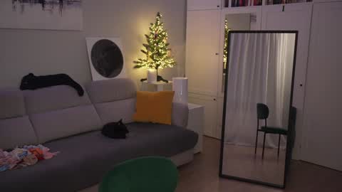 Lili online show from December 8, 9:08 pm