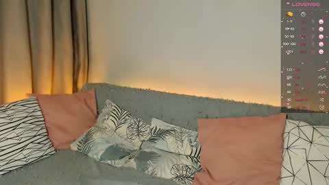 Elizabeth online show from November 25, 11:05 pm