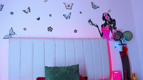 Carolina  online show from April 13, 6:20 pm