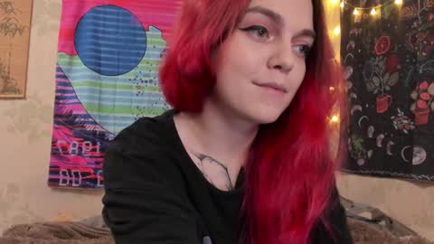 Snapshot of _caroline_coy chatting on December 6, 1:33 pm Caroline online show from December 6, 1:33 pm