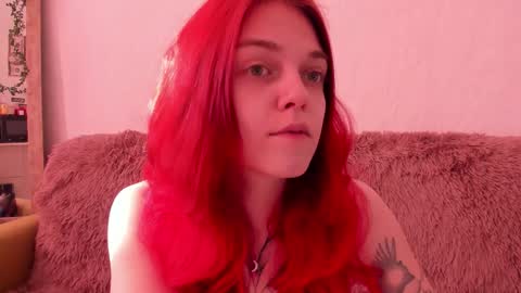 Snapshot of _caroline_coy chatting on October 18, 9:56 am Caroline online show from October 18, 9:56 am
