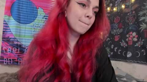 Snapshot of _caroline_coy chatting on December 5, 11:05 am Caroline online show from December 5, 11:05 am
