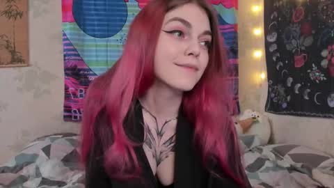 Snapshot of _caroline_coy chatting on March 11, 11:55 am Caroline online show from March 11, 11:55 am