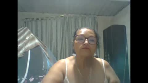 Snapshot of _cristal09 chatting on October 19, 2:57 am _cristal09 online show from October 19, 2:57 am