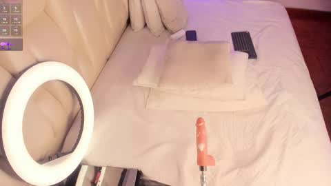     online show from March 4, 9:10 pm