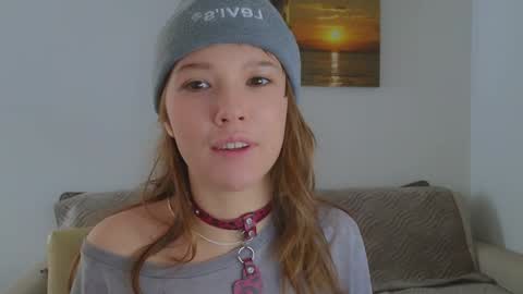 DemiDee online show from February 27, 11:10 am