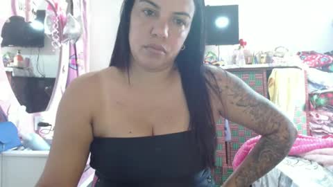 _emilimilf online show from July 7, 8:33 pm