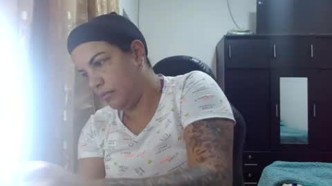 _emilimilf online show from July 31, 11:06 pm