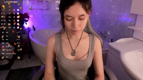 _emily__strike_ online show from November 12, 10:02 am