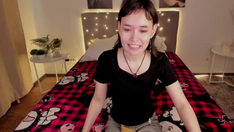 _emily__strike_ online show from April 27, 1:35 am