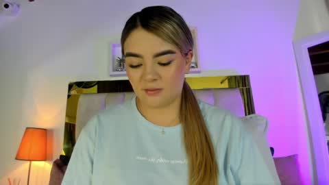 Isabella online show from October 6, 12:00 pm