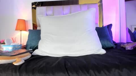 Isabella online show from September 11, 1:55 pm