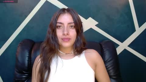 Snapshot of _emma_diamond_ chatting on December 20, 3:31 pm Emma online show from December 20, 3:31 pm