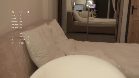 Essie  online show from March 20, 7:30 pm