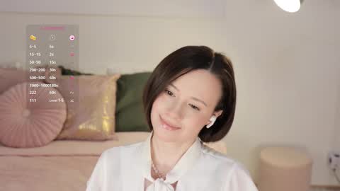 Essie  online show from February 27, 8:39 am