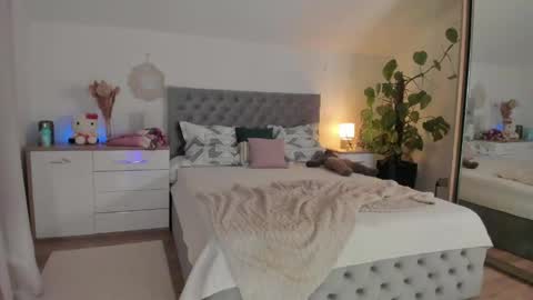 Gabriela online show from April 18, 9:58 pm