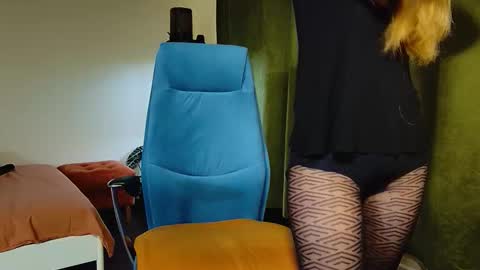 _goldilocks__ online show from November 25, 12:40 pm