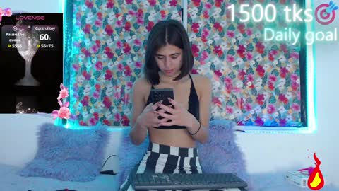 Snapshot of _gwen__ chatting on January 9, 5:13 am Gwen online show from January 9, 5:13 am